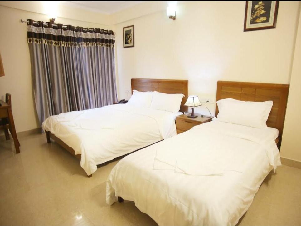 The Lounge Business Hotel Bangalore Exterior foto