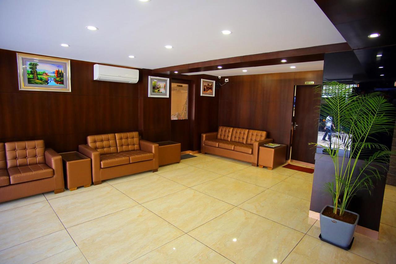 The Lounge Business Hotel Bangalore Exterior foto